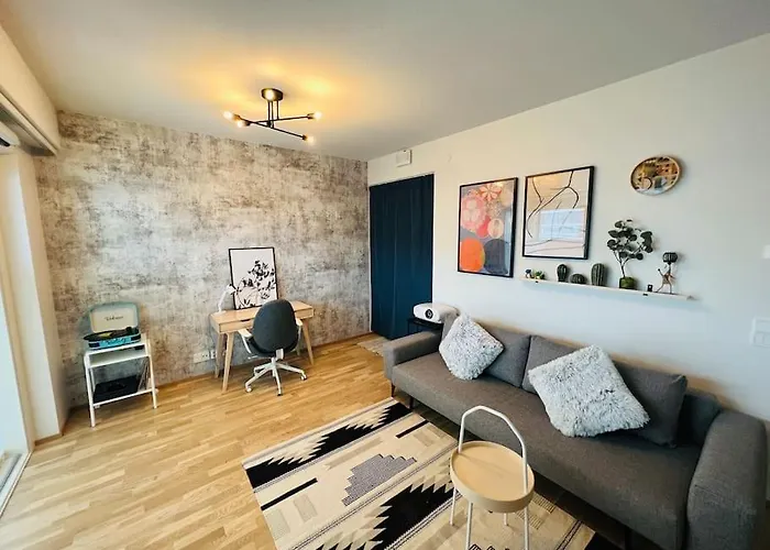 Brand New Modern Condo Built-In Mall Of Tripla