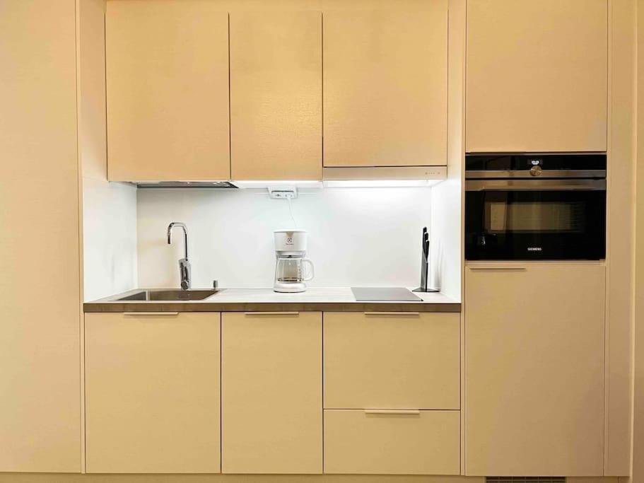 Brand New Modern Built-in Mall Of Tripla Apartment
